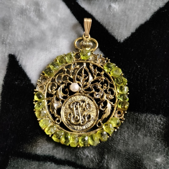 Vintage Oversized pendant-needs fixing💜-$5 add on - Picture 1 of 5